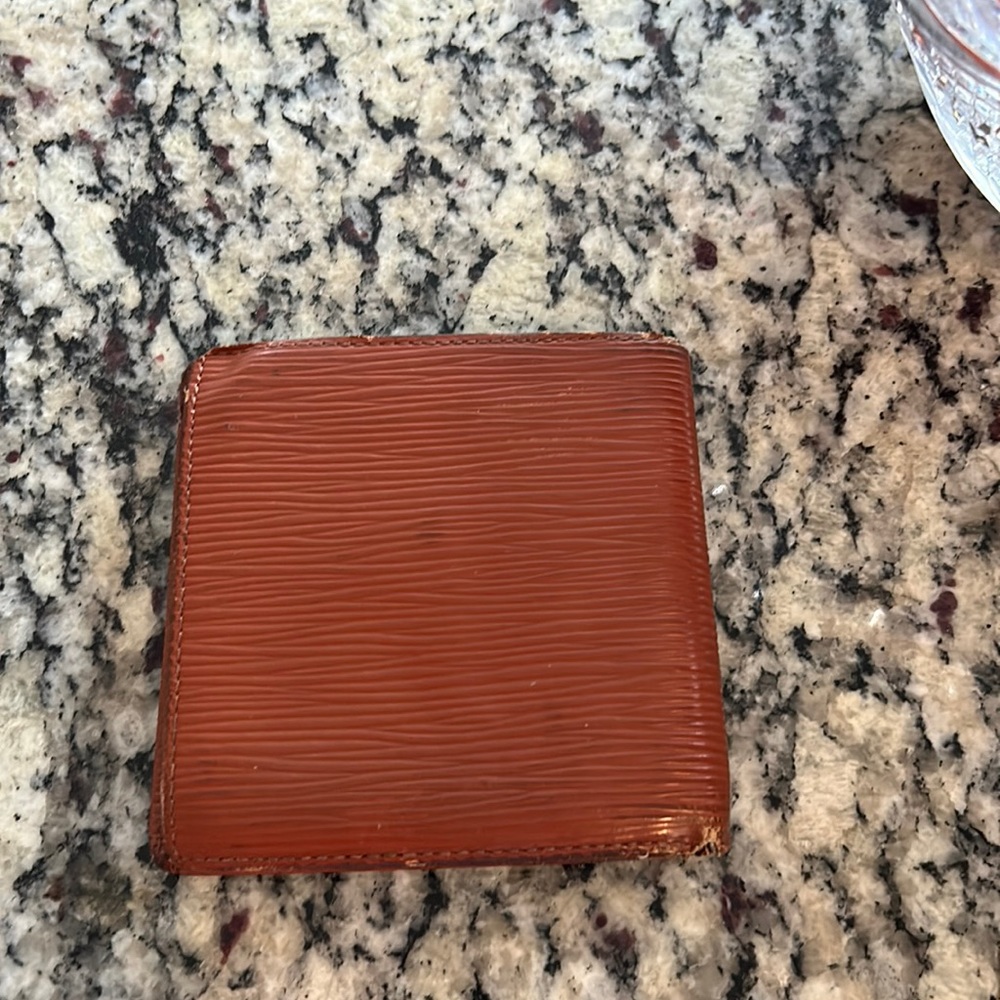 Louis Vuitton Epi Bifold Wallet - Picture 13 of 16